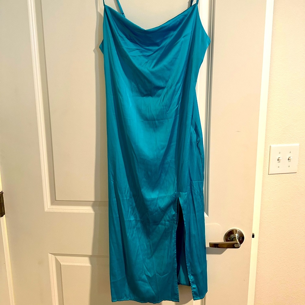 Turquoise midi dress with split